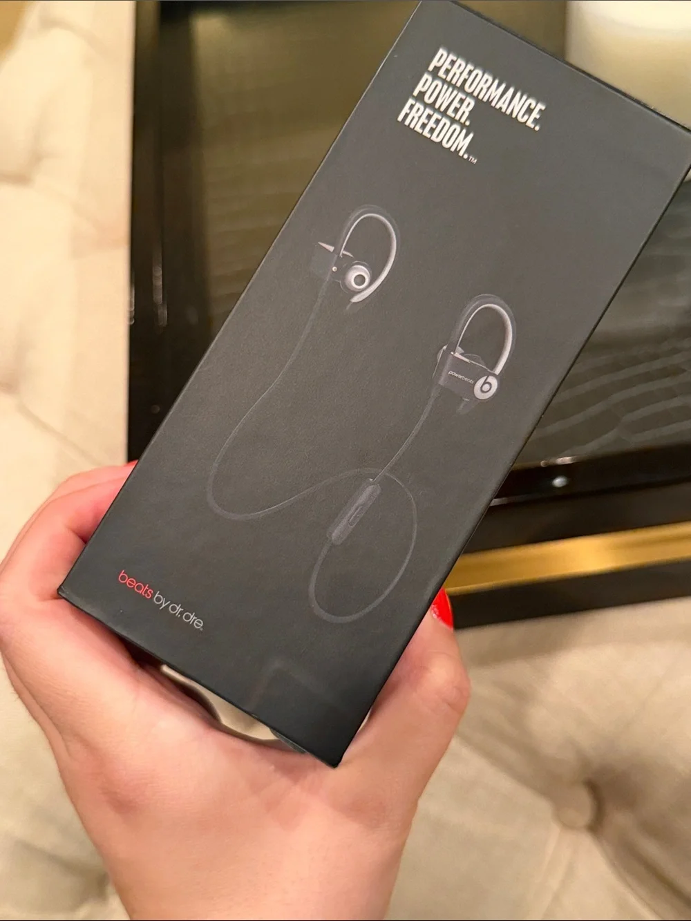 Beats by Dre Powerbeats2 Wireless Ear-Hook Headphones in Black